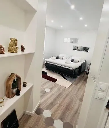 Cosy Buttes-chaumont Apartment