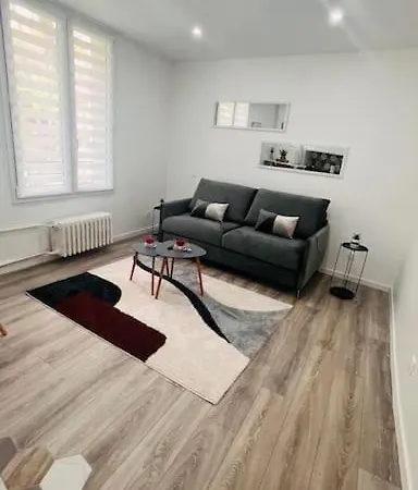 Cosy Buttes-chaumont 公寓